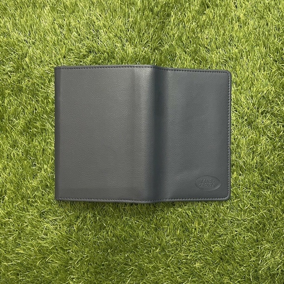 2017 Land Rover DISCOVERY SPORT Owners Manual - Picture 10 of 11